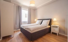 Purple Chill Super Zentrale Ferienwohnung HBF-Messe-Buergerweide-CityGate-OVB Arena